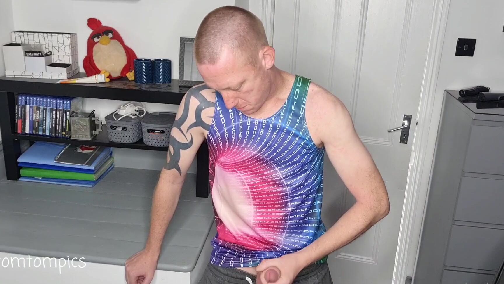 Tomtompics Trying To Bring A Bit Of Colour Into A Grey Saturday Mins