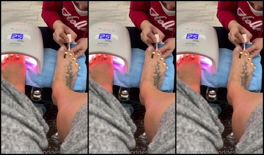 Goddessmonica00W Onlyfans Hot Pink Pedi Eat Your Heart Out 2P