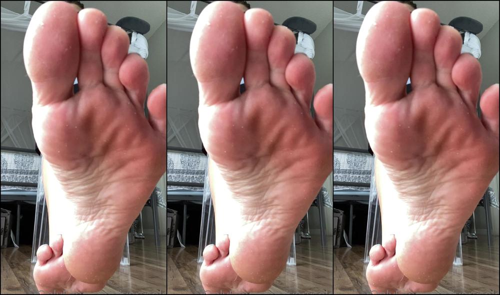 Ivorysoles Barefoot Giantess