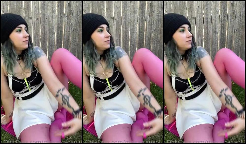 Missarcanaplus Nicknamed Missarcanaplus Onlyfans 12 21 Psa Drink More Water This Starts With A Video And Then Theres Pictures So Dont Forget T 1