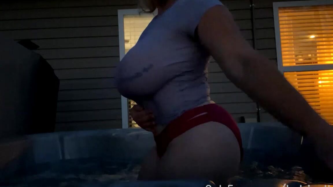 katrinathicc-27-11-2021-2286285805-chilling-in-the-hot-tub-once-again-i-did-not-see-that-even-one-person-joined-or-commented