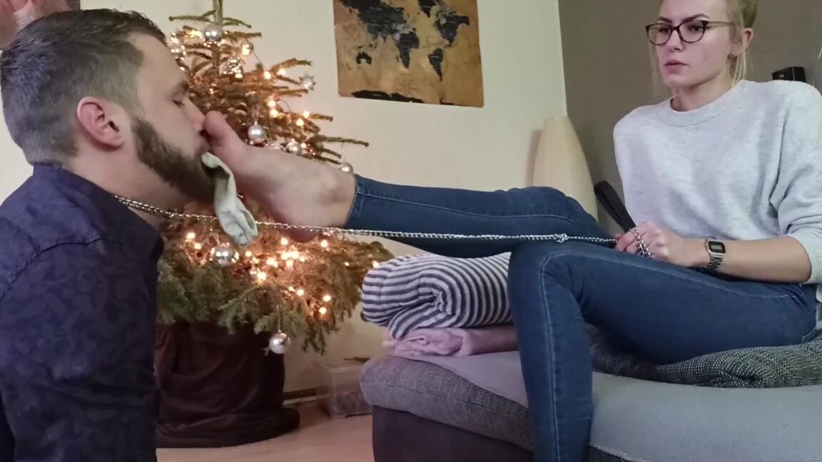 Emmysfeetandsocks Aka Emmyfeetandsocks Onlyfans You D Like To Be In His Placep