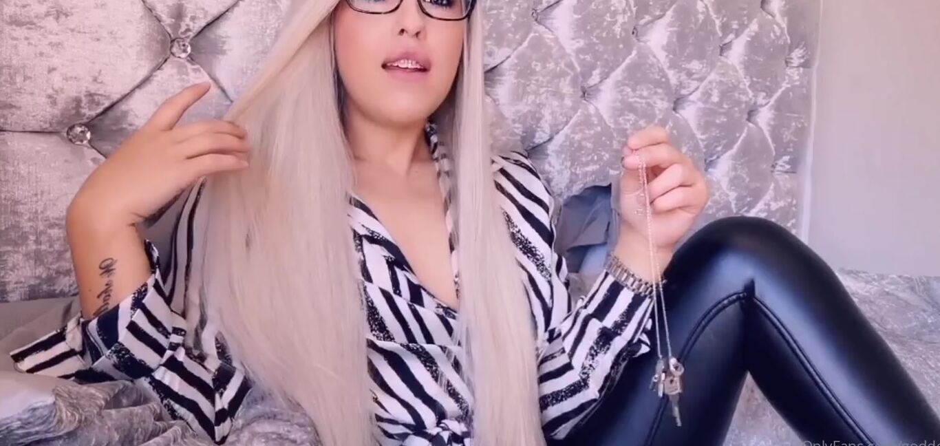 Miss Evie Lock Nicknamed Missevielock Onlyfans I Own Your Cock And That Is Your Most Favourite Possession Isn