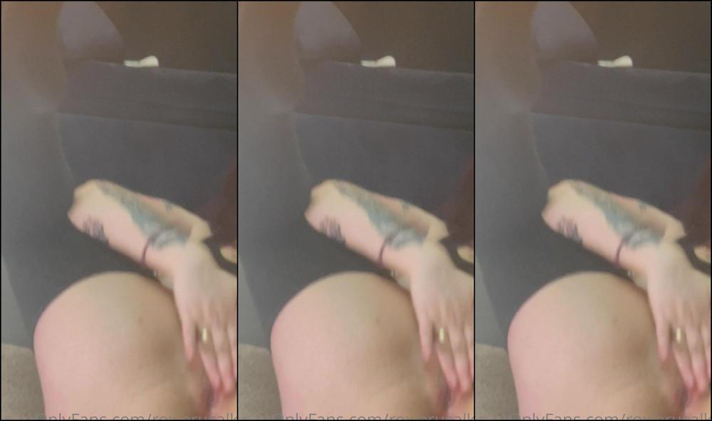 Roxierusalka 2397841702 03 20 2022 Watch My Pussy D R I P In The First Clip I Ve Been Ovulating This Week