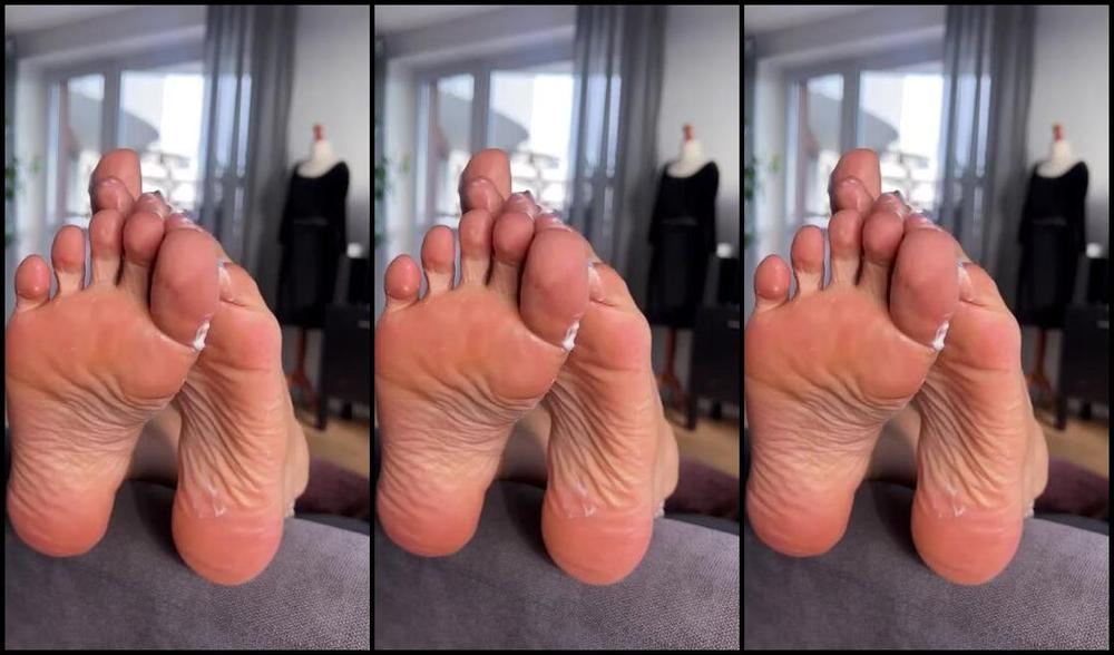 Cute Lily F33T Nicknamed Cute Lily F33T 09 22 2023 Onlyfans Video Soft And Creamy