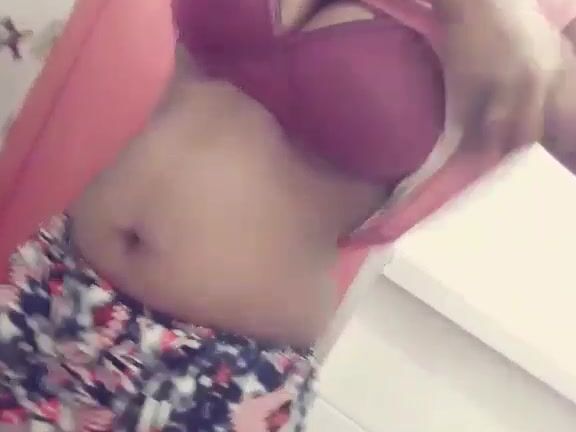 2018-01-18 Sexy Indian Girl Showing her Boobs and fingering Selfie_1 SiteRip
