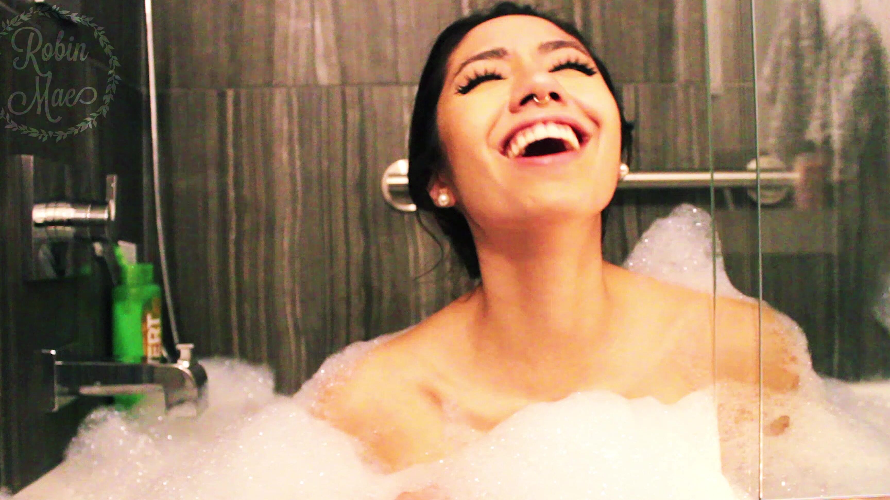 Bathtub Fetish, Bubbles, Masturbation, Solo Female, Solo masturbation robin mae sensual bubble bath ManyVids