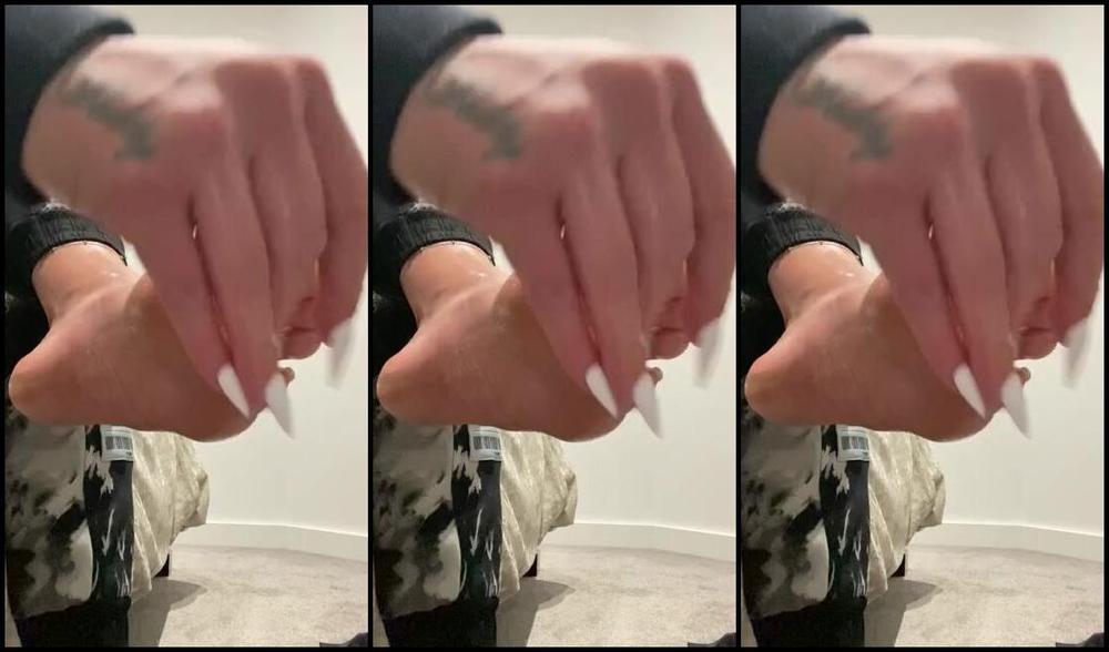 Daddy Serena Nicknamed All4Serenab Femdom 05 24 2021 Onlyfans Video Oiling My Feet Up After A Long Hot Bath Is A Must