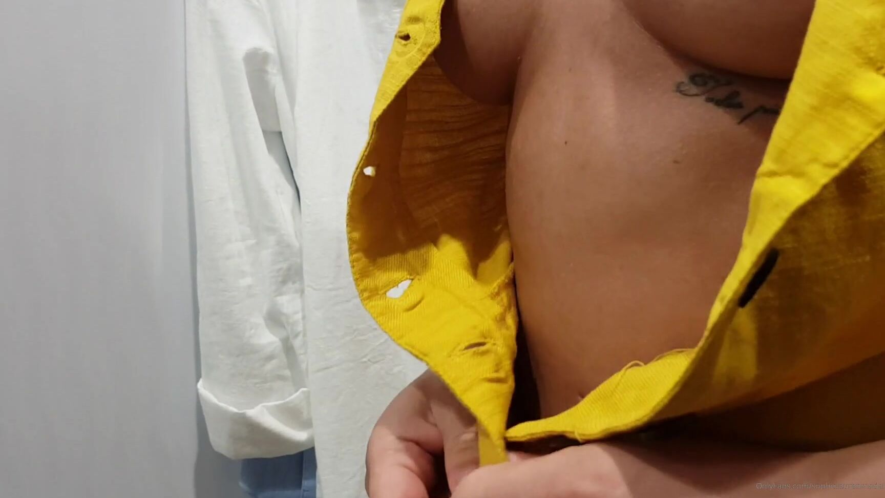 sophialaurenmodel-12-03-2020-176578721-uncut-sexy-changing-room-video-hey-dear-fans-i-miss-so-much-the-summer...-this-litt