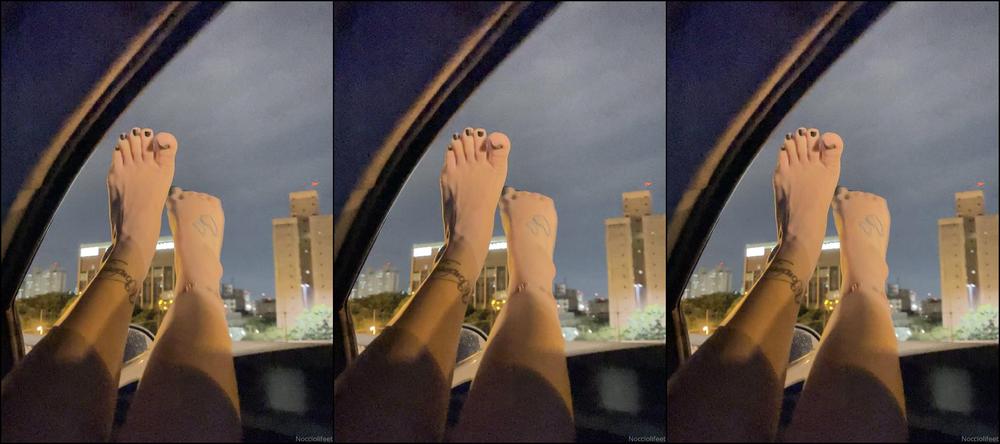 Lananoccioli Volta Pra Casa Pos Festinha Pisei Pulei E Chicoteei Bastante Ontem