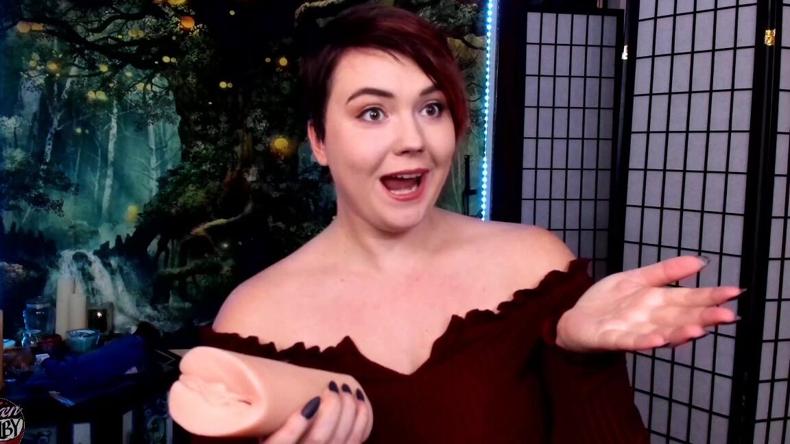 Vixenshelby My New Sex Toy Gets Fingered