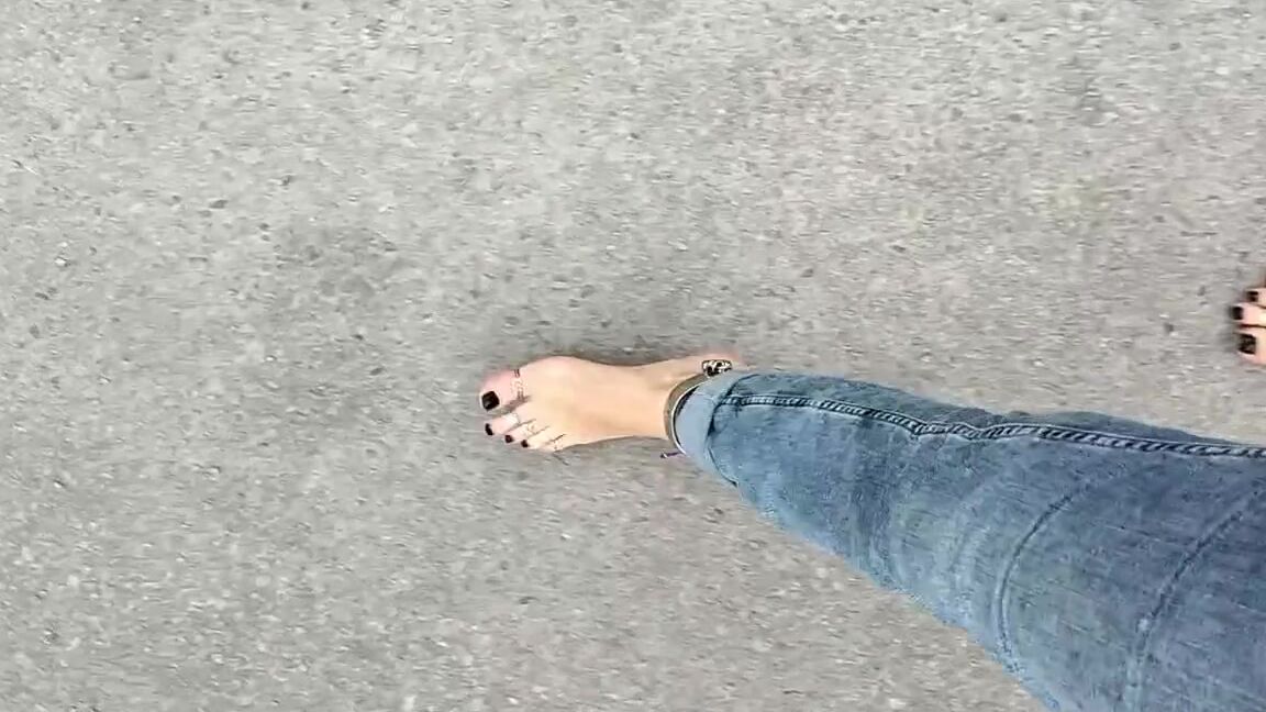 Frejas Submissive Feet Nicknamed Frejassubmissivefeet Onlyfans Walking Around And Doing Some Shopping In My New Cuffs I Like The Weight Of Them2