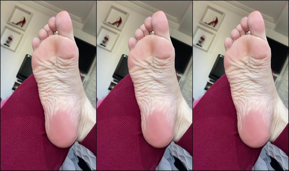 Queen Rainha Lick My Love Minutes Of Soles It S Cold In Sp Brazil Even Though It S Summer H