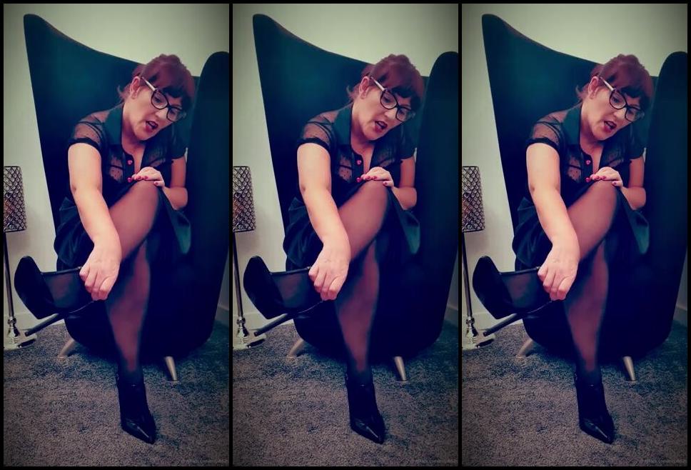 Miss B Nicknamed Missb52S Onlyfans 10 30 2021 Step Mother Knows Your Little Secret