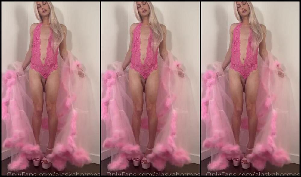 Goddess Alaska Nicknamed Alaskahotmess Onlyfans They Say The Perfect Barbie Doesn T Exist