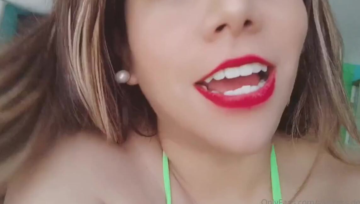 Giantess Debora Nicknamed Giantess Debora Onlyfans Mi Dulce Pequeo Vivir Siempre En Mi Cajn De Lencera My Sweet Tiny Will Live Always In My Ling 1