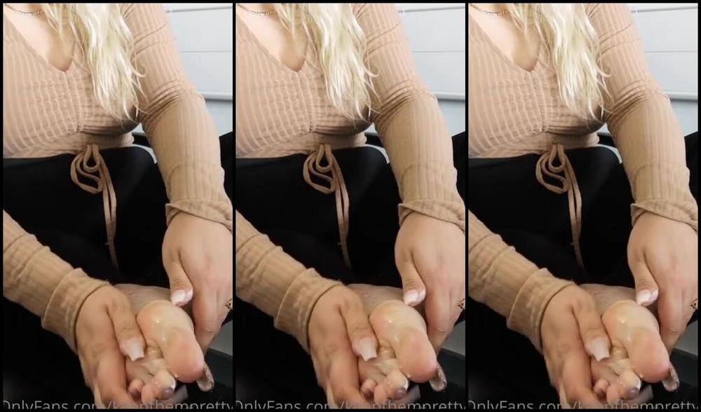 Ktp Nicknamed Keepthemprettyx Foot Fetish 07 07 2021 Onlyfans Video Moisturising My Feet At Work