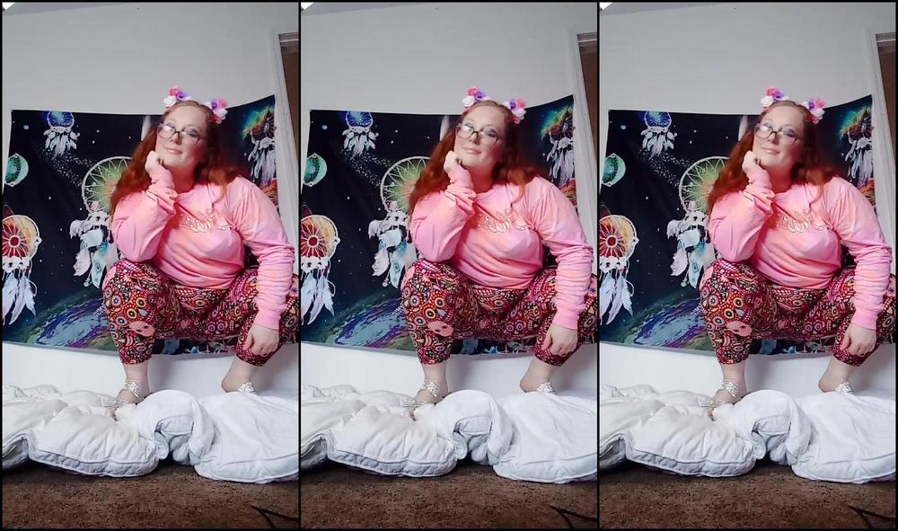 Myliemoore I Think My Pussy Looks Juicy