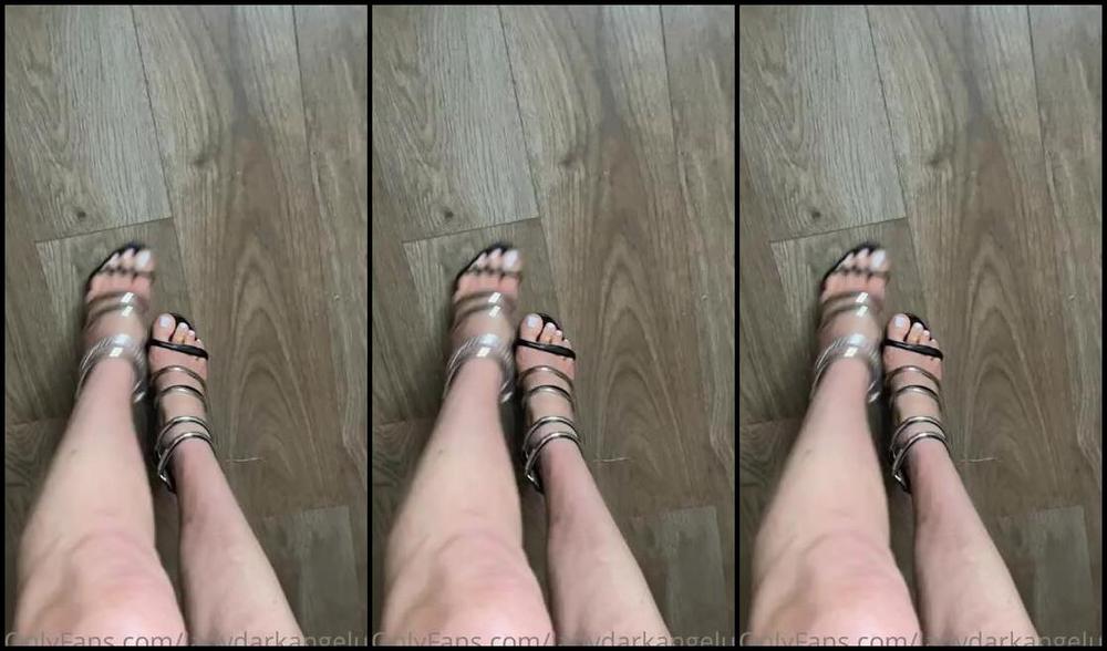 Ladydarkangeluk Onlyfans Who Loves Strappy Sandal Feet And Bare Legs My Guy Loved It Today