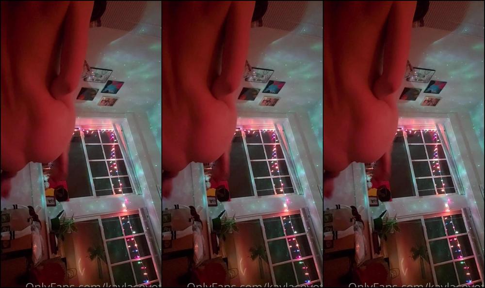 Kaylacoyote Watch This Minute Video Of Me Rolling On Molly In My Apartment I Listen To Music And M