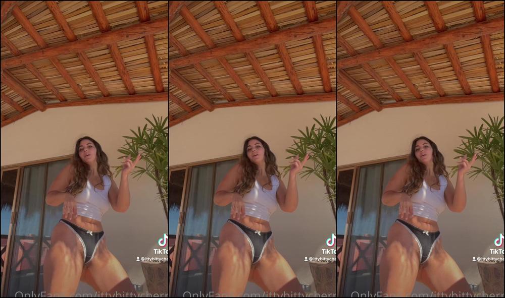 Ittybittycherry 29383195 18D0 4541 944F 0A56E74384F2