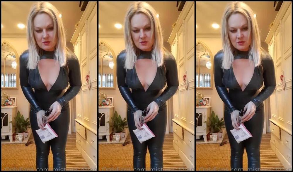Mistress Athena Nicknamed Mistressathena Onlyfans This Latex Catsuit Needs Shining
