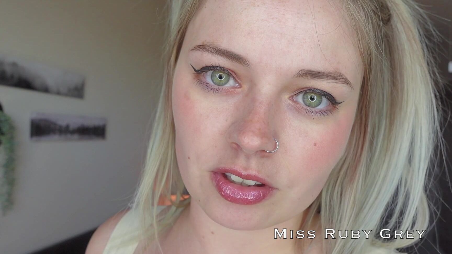 MissRubyGrey Sensual VOREplay iWantClips