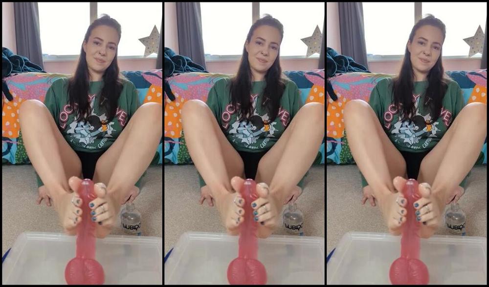 Princess Penelope Nicknamed Secretsexyfeet Onlyfans Red Light Green Light Be A Good Boy Now