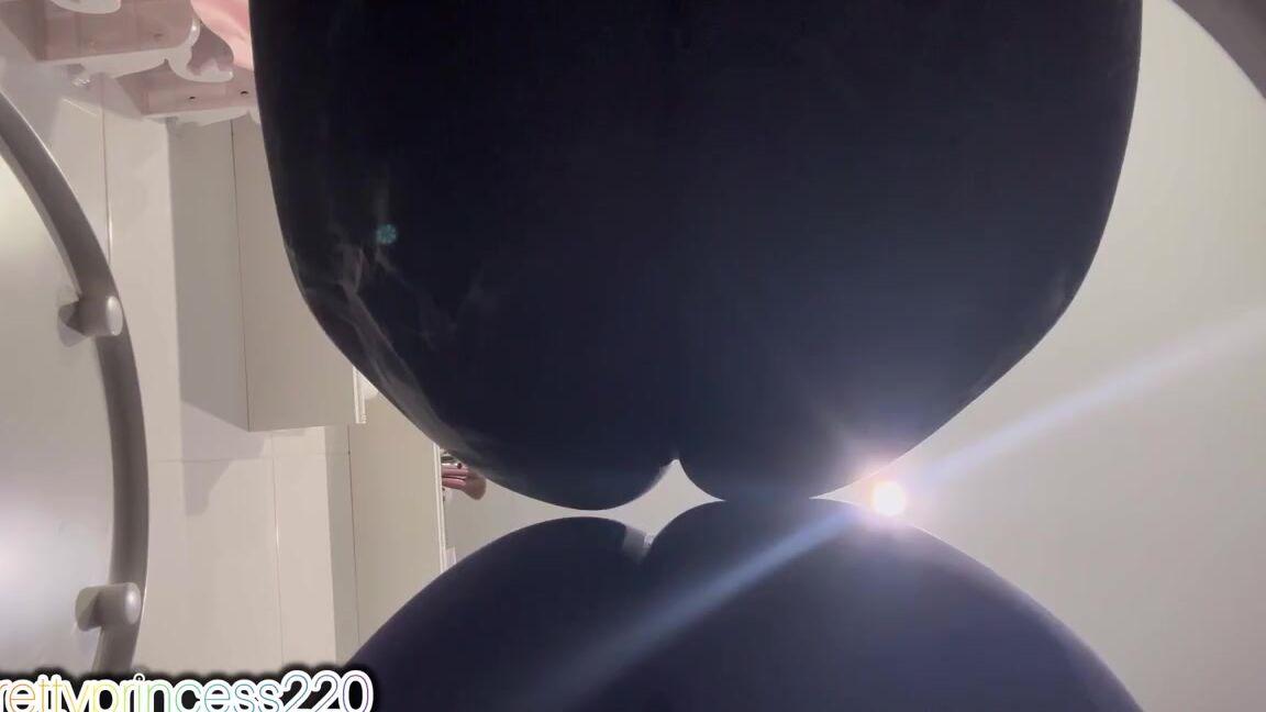 Prettyprincess220 12 06 2024 Onlyfans Video My And My Stepmom And You In The Toilet