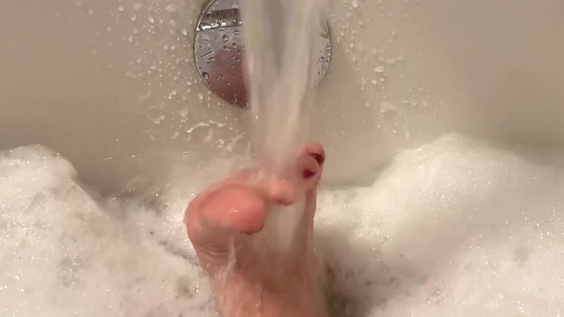 Lezlyan Nicknamed La Little Dancer Feet Onlyfans The Best Thing About Bathtime Is Soaking And Scrubbing These Feet Of Mine I Love