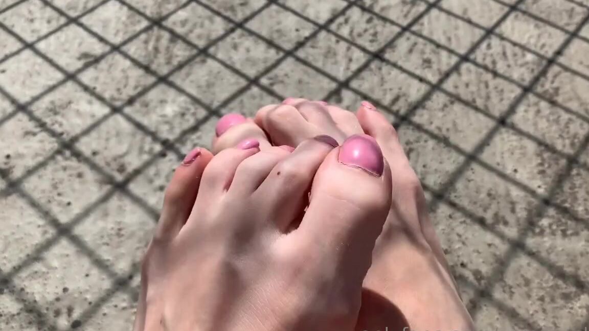 Vixenarches Onlyfans Nails Are Getting So Long Video
