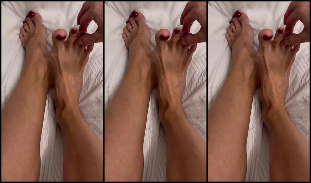 Heels Of Mine Nicknamed Heelsofmine 10 23 2024 Onlyfans Video How Do You Like My New Pedicure Dark Red Wine