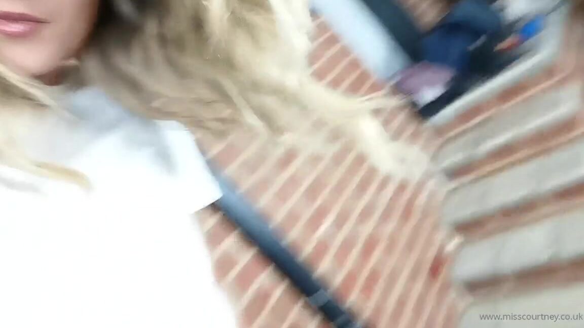 Misscourtneym Onlyfans Happy Friday Everyonep