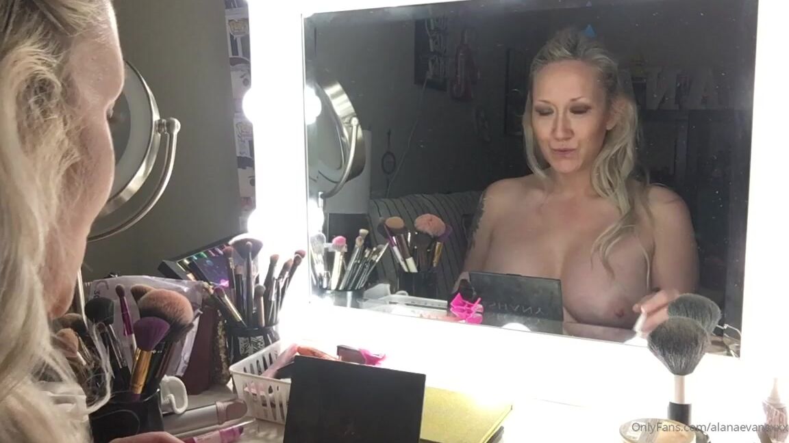 Alanaevansxxx 149228957 02 13 2020 You Re Spying On Me As I M Putting On My Makeup You Just Can T Help Yourself