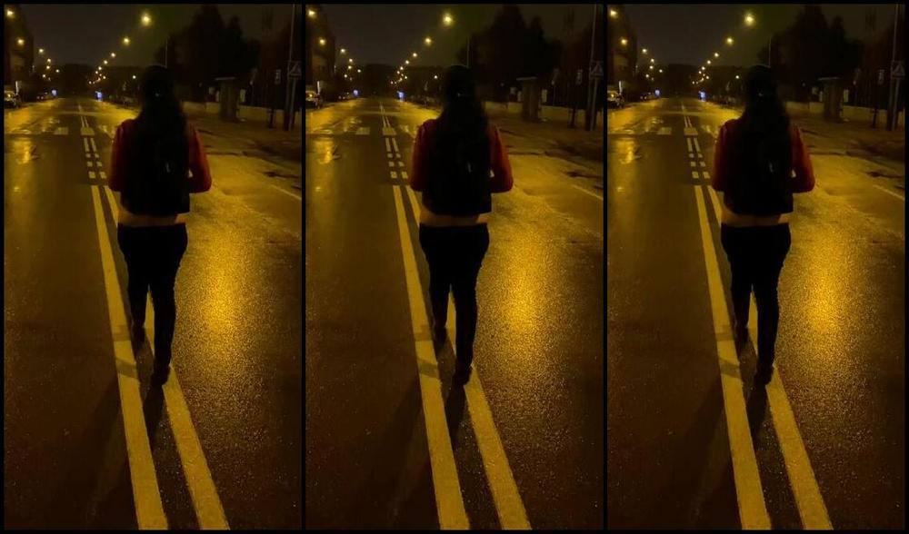 Prettyprincess220 11 10 2022 Onlyfans Video I Take A Late Walk Tonight