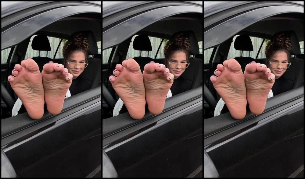 Goddess Demi Nicknamed Urgoddessdemi Onlyfans Car Soles Iwb