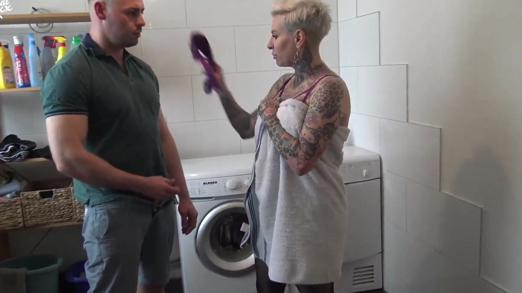 Cat Coxx 21.05.02  OMG erwischt Mein Stiefsohn ist ein Schlüpfer-Schnüffler MyDirtyHobby