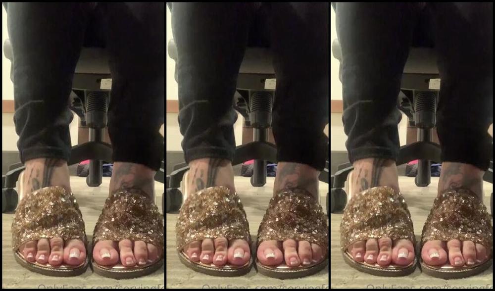 Servingbarefeet Aka Servingfet Onlyfans Love Hate This Pedi How Much Do U Enjoy This View