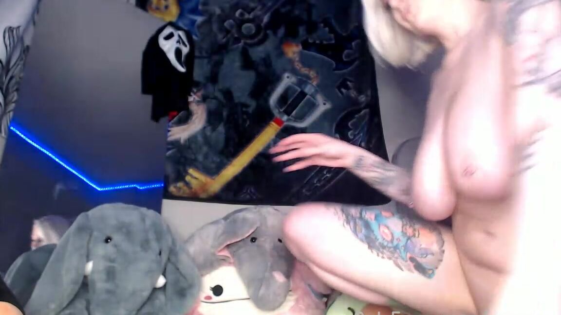 nyxmonroe-28-04-2022-2438358245-stream-started-at-04-27-2022-11-24-pm-hii-sorry-i-m-late-lets-hang-and-get-off-together