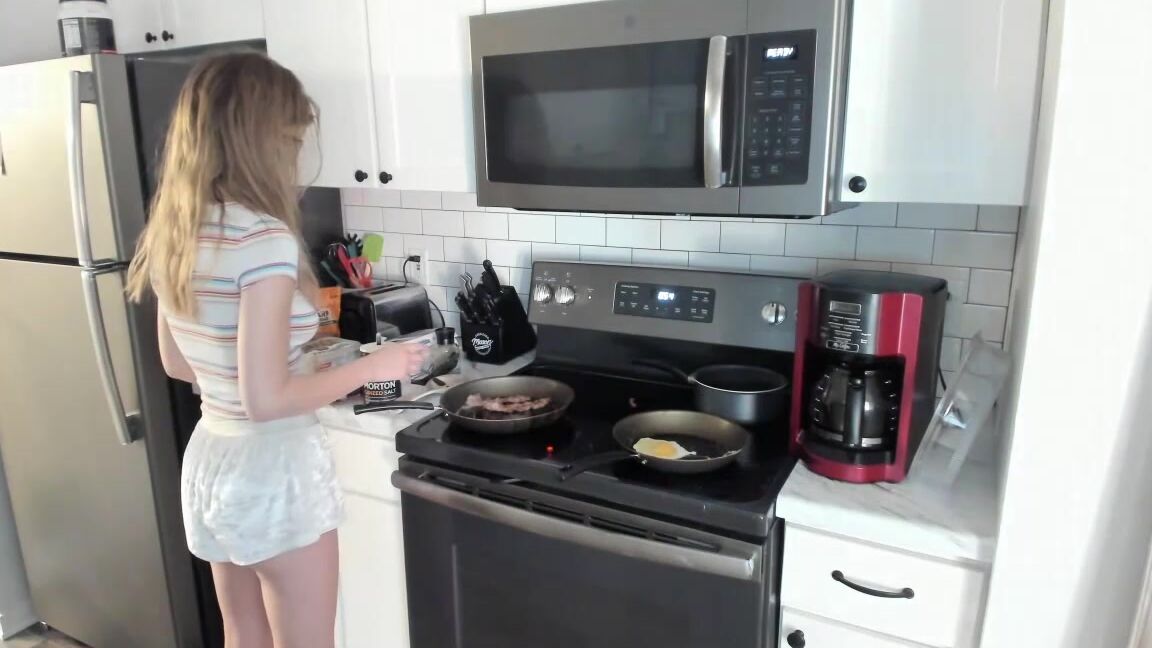 Meganholly Making Breakfast For You Pov