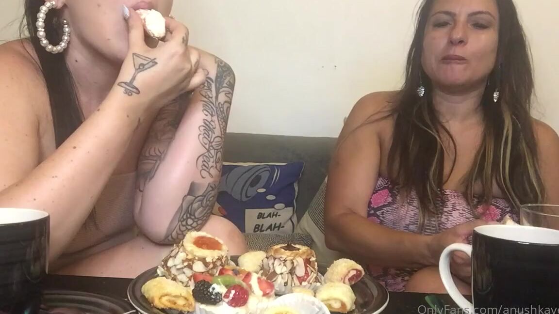Anushkavelvet Onlyfans Tea Time With Anushka And Goddessmonica00 Don T You Just Love Our Sexy Lips