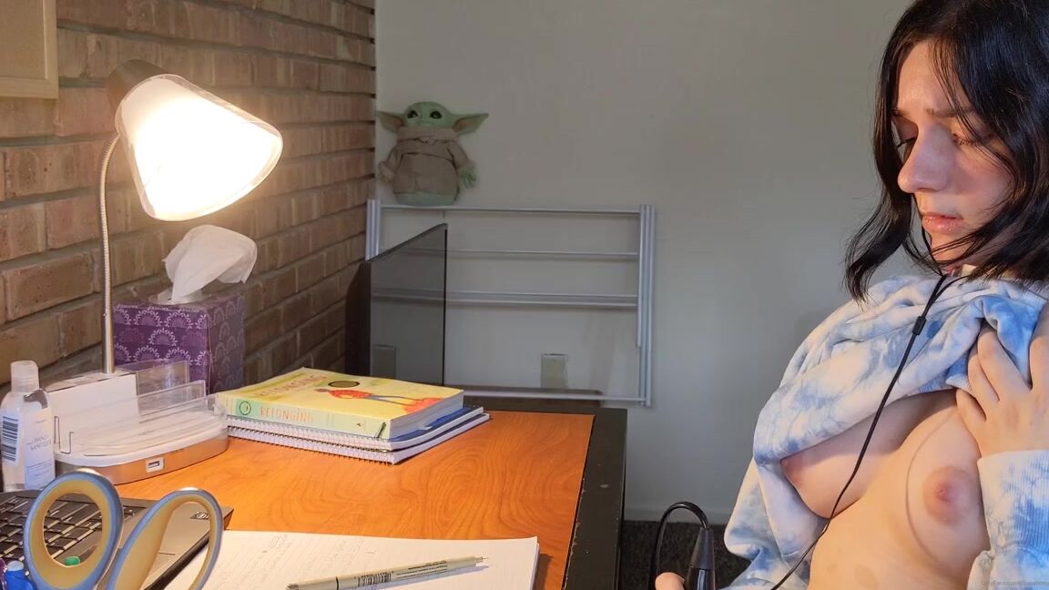 Liliana Fenty Nicknamed Lilianafenty Onlyfans I Feel Like That Lofi Girl Has Got To Be Pretty Tired Of Sitting Around And Listening To Lofi All