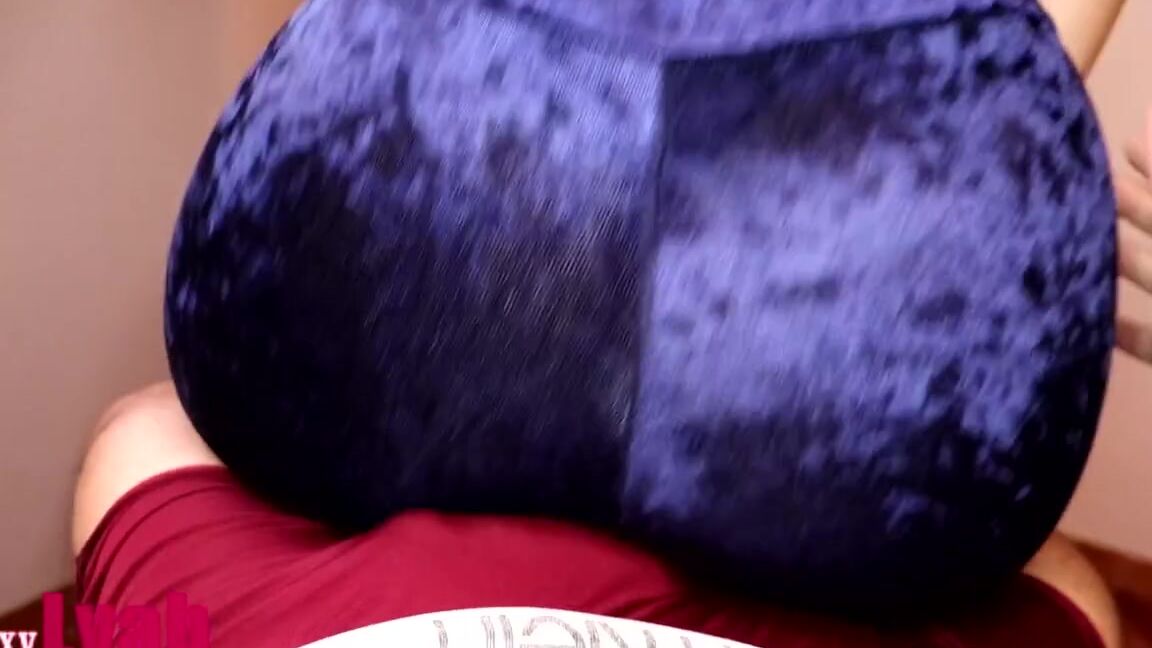 Sexylyah Nicknamed Sexylyah Onlyfans Pov Hot Lap Dance In Blue Velour Pants