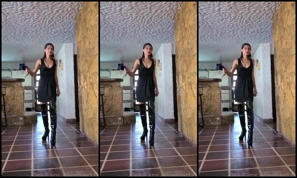 Ghrfan Onlyfans For Those Of You Who Dream About Serving Princess Venus Here She Is Playing With Her