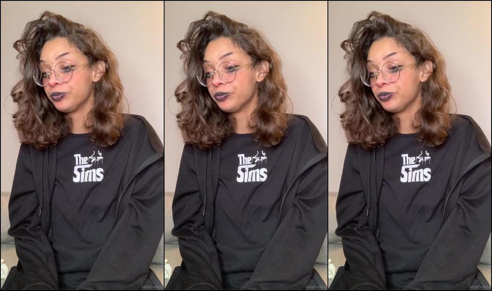 Lasagnababy I Don T Eat Hot Stuff And I M Eating Hot Ramen I Also Tape My Mouth Up To Really Feel