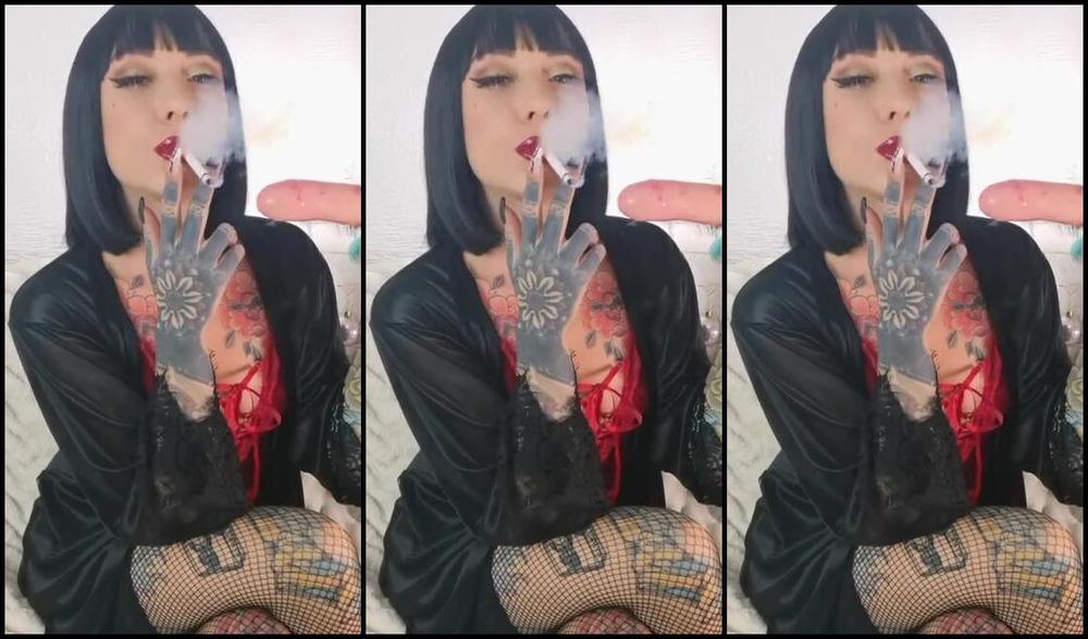 Queen Kinkerbell Nicknamed Kinkerbell23 Onlyfans Happy Christmas To You All Dressed In Red And Black To Keep It Festive I Couldnt