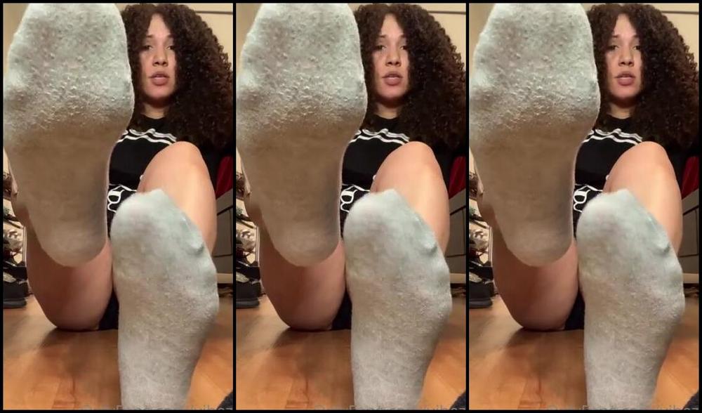 Natasha Aka Vibez3 Onlyfans Come Watch Me Tease You Make You Beg Like A Pathetic Loser To Remove My Socks To See My Dry Heels