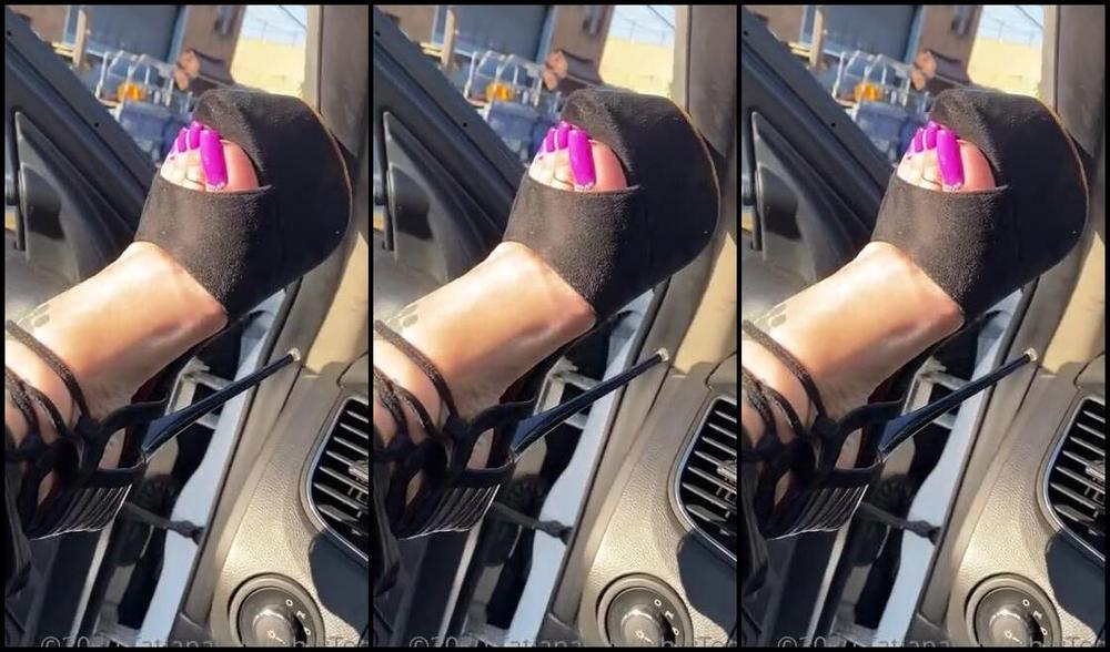 Tatianasnaughtytoes Nicknamed Tatianasnaughtytoes Onlyfans New 20200918 Purple Pedicure Shiny Leggings In My Car Showing Off My Black 7 Inch High Heels And