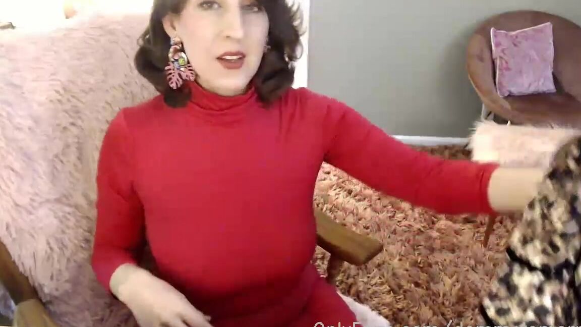 Ms Tomorrow Nicknamed Dommetomorrow Onlyfans Stream Started At 01242021 0129 Am Unboxing Gifts