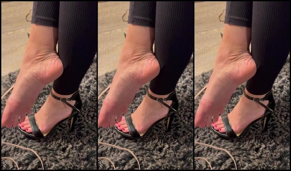 Germangirlnextdoor95 Onlyfans Some Old Stuff With Red Nails And Heels